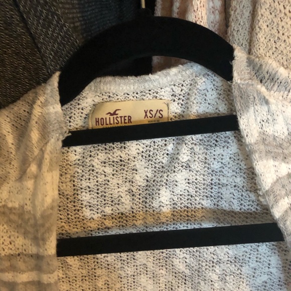 Grey and white printed knit cardigan - great cond - Picture 2 of 3